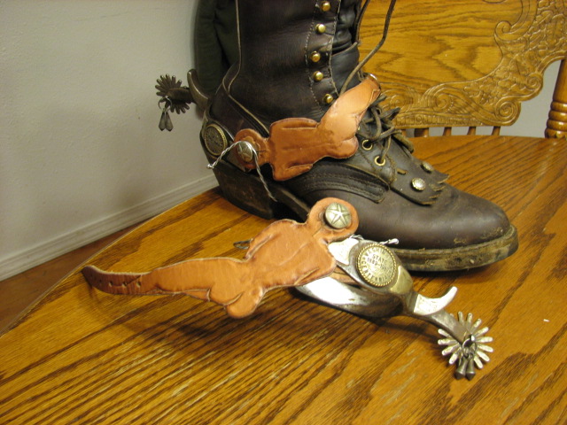 Leathercuts Spur Straps 011.JPG